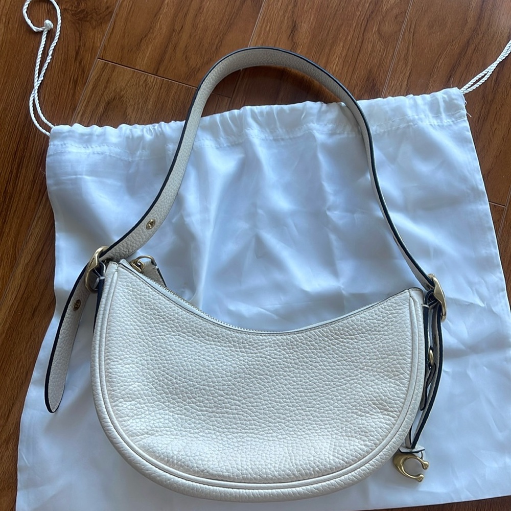 Coach Luna Shoulder bag in Chalk